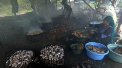 Jumlah Nelayan Berkurang, Perajin Ikan Asap Minim Pasokan