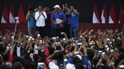 Presiden Jokowi Hadiri Deklarasi Pengemudi Truk Pelopor Keselamatan