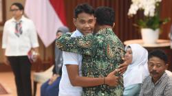 Momen Haru WNI yang Disandera Kelompok Abu Sayyaf Kembali ke Keluarga