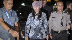 Senyum Bupati Talaud Sri Wahyumi Maria Manalip saat Kena OTT KPK