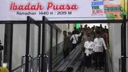 Usai Survei Lokasi Ibu Kota Baru, Jokowi Salat Tarawih di Masjid Palangka Raya