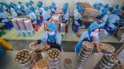 Laris Manis Bisnis Kue Lebaran di Bulan Ramadan