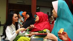 Momen Miss Indonesia 2019 Buka Puasa Bersama Lansia