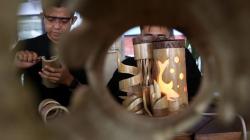 Mahasiswa Ubaya Sulap Bambu Jadi Karya Indah