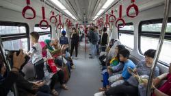 Antusiasme Warga Jajal LRT Jakarta, Gratis hingga 21 Juni