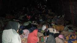 Antisipasi Gempa Susulan, Warga Halmahera Selatan Tidur di Luar Rumah
