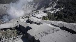 Pascaerupsi, Kawasan Gunung Tangkuban Parahu Tertutup Abu Vulkanik Tebal