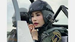 Ini Foto Langka Pesona Permaisuri Thailand yang Jadi Pilot Pesawat Tempur