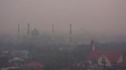Penampakan Kota Pekanbaru Tertutup Kabut Asap, Kualitas Udara Tidak Sehat