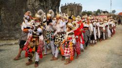 257 Seniman Pecahkan Rekor MURI Pemakaian Kostum Wayang Orang Terbanyak