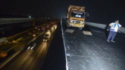 Uji Beban, Tol Jakarta-Cikampek Elevated II Dilintasi 16 Truk Berbobot 26 Ton