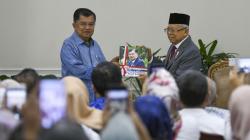 JK Serahkan Memori Jabatan Wakil Presiden kepada Ma'ruf Amin