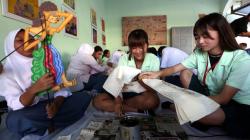 Pelajar Taiwan Belajar Membatik di SMA Muhammadiyah Surabaya