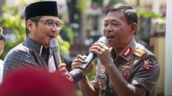 Kapolri Duet dengan Pasha Ungu usai Pengukuhan Kenaikan Tipe Polda Sulteng