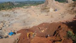 Dua Pekerja Tewas Tertimbun Longsor Tambang Tanah Clay di Padang