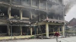 SMK Yadika 6 Kembali Terbakar, Guru Berjibaku Padamkan Api