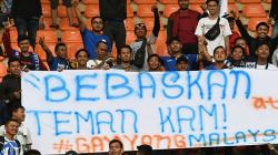 Aksi Tuntut Pembebasan Suporter Timnas Indonesia yang Ditahan Polisi Malaysia