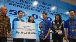 Mahasiswa Berprestasi ITS Terima Beasiswa Bakti BCA Sebesar Rp250 Juta