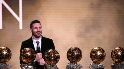 Foto-Foto Lionel Messi Raih Trofi Ballon d'Or ke-6
