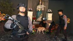 Jelang Perayaan Natal, Polisi Sterilisasi Gereja di Surabaya