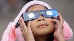 Warga Manado dan Sekitarnya Bisa Melihat Gerhana Matahari Sebagian Sore Hari Ini<