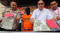 Polda Jatim Ungkap Peredaran Ribuan Uang Dolar AS Palsu