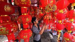 Kawasan Glodok Diwarnai Pernak-pernik Imlek