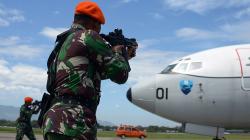 Aksi Heroik Paskhas TNI AU Tembak Mati KKB yang Serang Bandara Aminggaru Papua