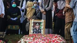 Suasana Pemakaman Wakil Jaksa Agung Arminsyah di TPU Pedongkelan
