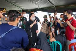 Puan Maharani Tinjau Pelaksanaan Vaksinasi di Permukiman Padat Penduduk Tegal Alur 