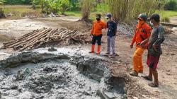 Semburan Lumpur Berbau Belerang