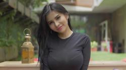 Pengakuan Maria Vania Saat Artis Terkenal dan Istrinya Cari Patner Berhubungan Intim Bertiga