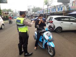 Teguran Keras Bagi Pelanggar Protokol Kesehatan Di Bunderan Sukaraja