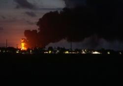 Begini Kondisi Kebakaran Kilang Pertamina Cilacap Malam Ini, Api Terlihat