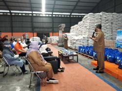 Pemkot Distribusikan 2.175 Paket Sembako Ke Masyarakat Kota Cirebon Terdampak Covid-19