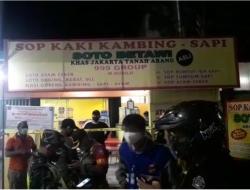 Panas, Seorang Pedagang Melawan Petugas Saat Warungnya Ditutup Paksa