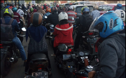 Cirebon Macet, Pengendara Sibuk Cari Jalan Tikus