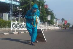 Menyentuh Hati, Perupa Cirebon Tampilkan Aksi Teatrikal Dijalan