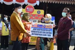 Bupati Serahkan Gerobak Cimol, CSR Bank Jateng dan BKK