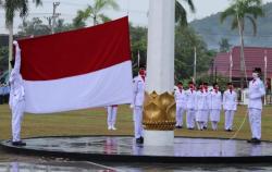 Upacara Pengibaran Bendera di Kabupaten Bangka Diwarnai Hujan