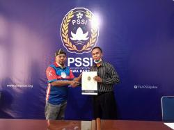 Diantar Pendukung, Rahmat Hidayat Djati Resmi Daftar Jadi Calon Ketua Asosiasi Provinsi PSSI Jabar