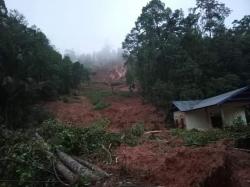 Bupati Luwu Tinjau Posko Banjir Bandang Walmas