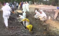 Heboh Pemakaman Korban Covid Longsor,  25 Jasad Terpaksa Dipindah ke Makam Lain