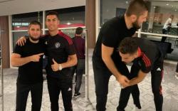 Usai Laga Man United vs Everton Cristiano Ronaldo Bercanda dengan Khabib Nurmagomedov