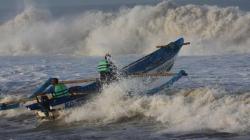 Laut Jawa Gelombang Tinggi, Nelayan jangan Melaut