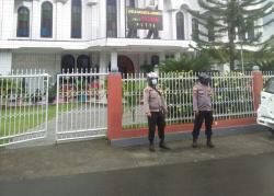 Polisi di Sangihe Gelar Pengamanan Gereja sekaligus Pantau Prokes