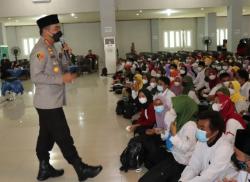 Ribuan Mahasiswa Baru UMC Ikuti Ta'aruf dan Pesantren