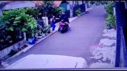 Payudara Mama Muda Ini Diremas Pria Bejat Terekam CCTV  