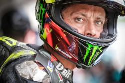 Ibu Valentino Rossi Sedih, Usai MotoGP Valencia 2021 The Doctor Pensiun