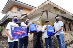 Karyawan XL Axiata Gotong Royong Ringankan Beban Korban Banjir di Berbagai Daerah